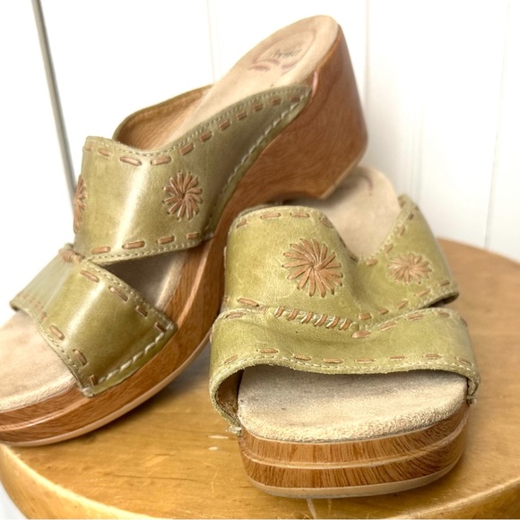 DANSKO Sunny Clogs Sandals Sage Green Leather Shoes Slip Ons Stitching Comfort - Picture 13 of 14